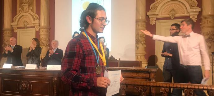 leo-costa-estudiante-valenciano-ganador-absoluto-olimpiada-matematica-españa
