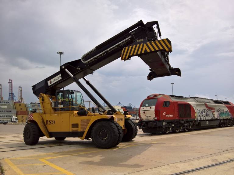 el-puerto-de-valencia-incrementa-el-transporte-ferroviario-de-contenedores-un-80%-en-seis-años